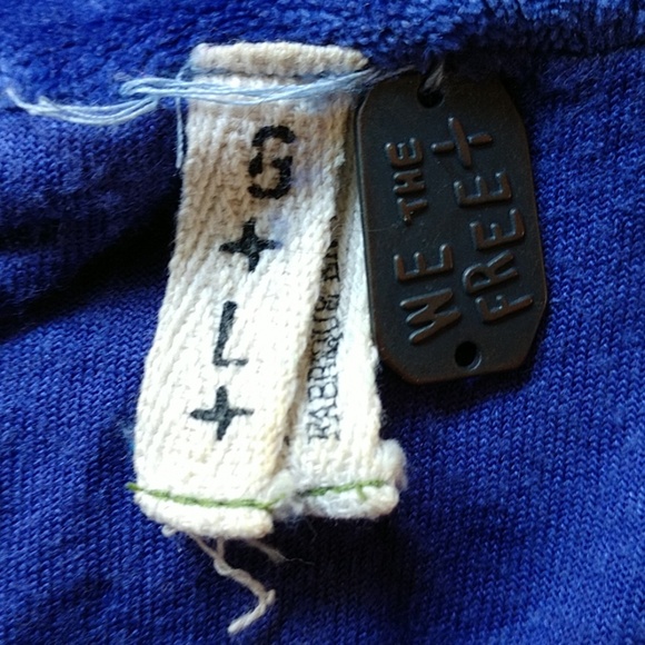 Holiday Top - Picture 3 of 3